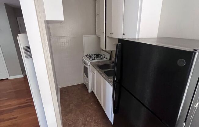 Studio, 1 bath, $600, Unit D WOOL21 (7040#)