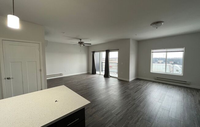 3 BD/3.5 BA townhouse style apartment available at The Edge at Cottage Grove Commons!