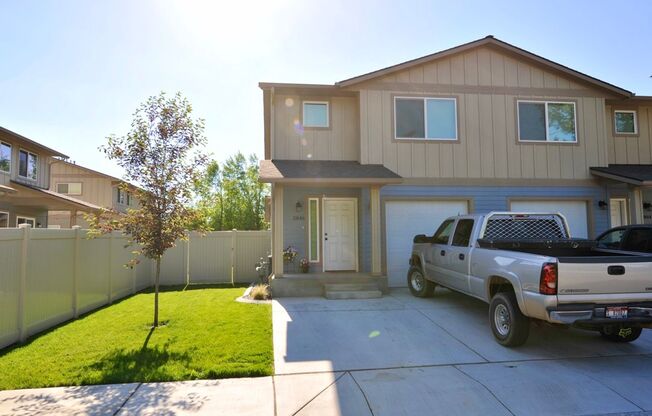 3 bed 2.5 bath Townhome Central CDA