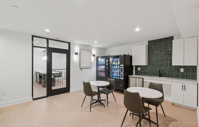 1 bed, 1 bath, 517 sqft, $1,650, Unit Unit 412