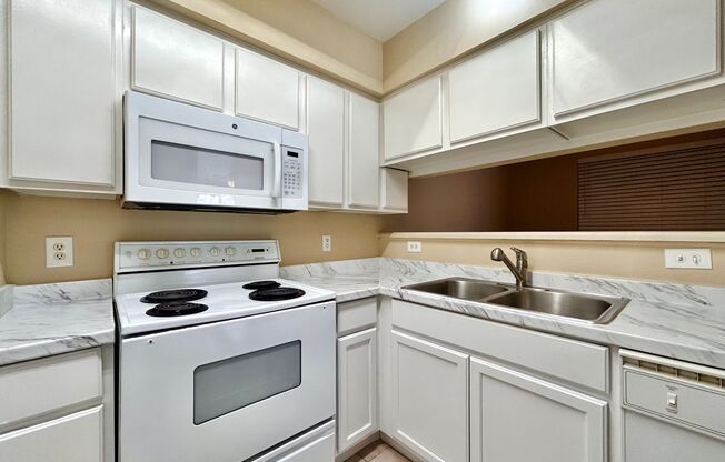 2 beds, 2 baths, $2,299, Unit UNIT 214