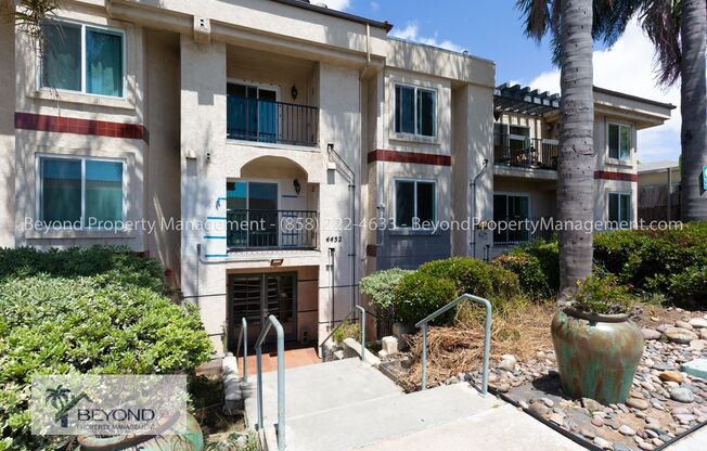 OCEAN BEACH GEM , 2 BEDROOM 2 BATH WITH ASSIGNED PARKING , PET FRIENDLY !!!