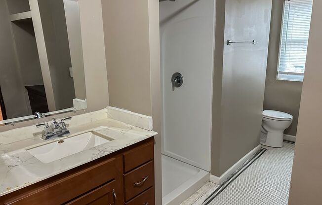 Studio, 1 bath, $600, Unit 531 S 18th St-203