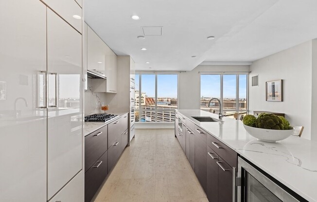 3 beds, 3.5 baths, 4,054 sqft, $22,000, Unit 1101