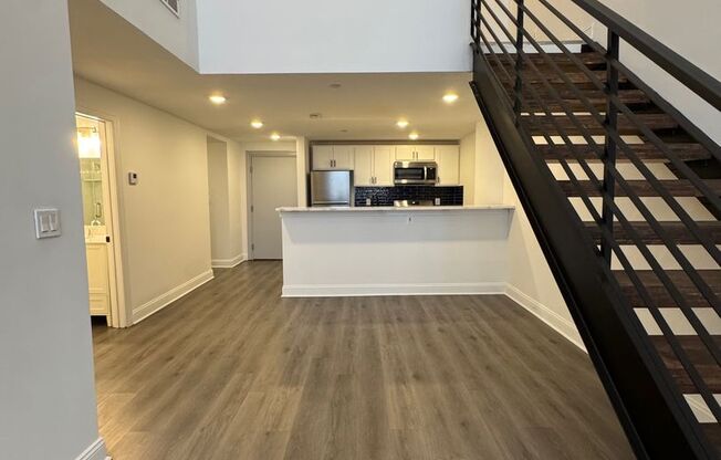 3 beds, 2 baths, 1,292 sqft, $1,840, Unit Unit 301 (Loft)