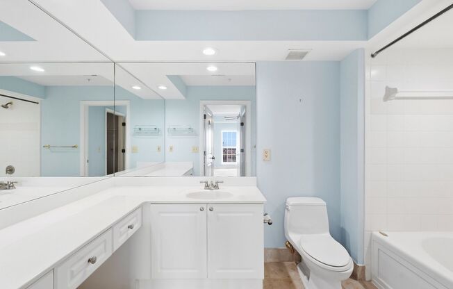1 bed, 1 bath, 1,100 sqft, $2,495, Unit 400 E Bay Street #1810 (TP)