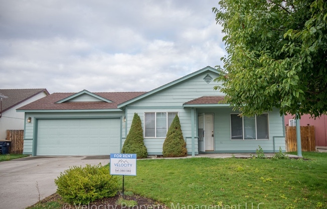 Charming Single Level Redmond Home!