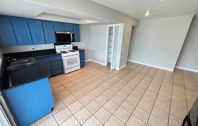Beautiful 3Bed/2Bath Home located in Southeast Las Vegas