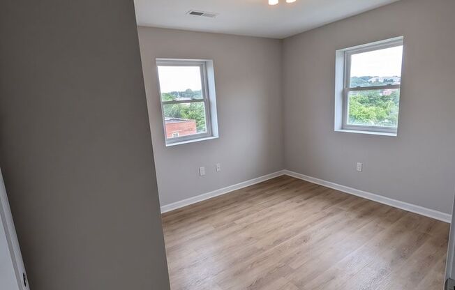5 beds, 2 baths, 1,244 sqft, $5,000, Unit 4010-201