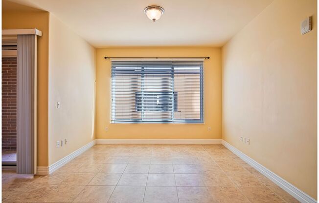 1 bed, 1.5 baths, 1,000 sqft, $1,590, Unit 504