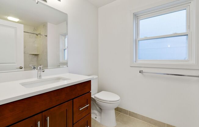 Queen Anne water view 3 bed 2 bath with den and 2 parking spaces
