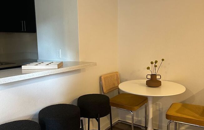 Studio, 1 bath, 475 sqft, $1,125, Unit 117