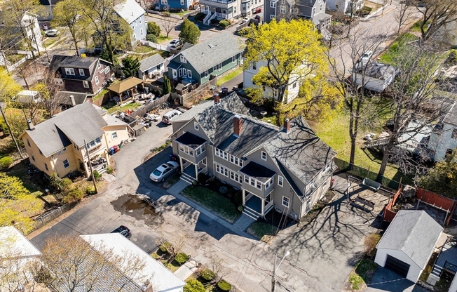 9 COTTAGE PARK