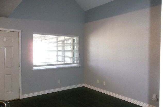 Updated 2-Story Condo Near CSU