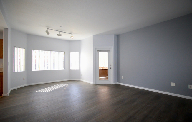 2 beds, 2 baths, $1,800, Unit 1512