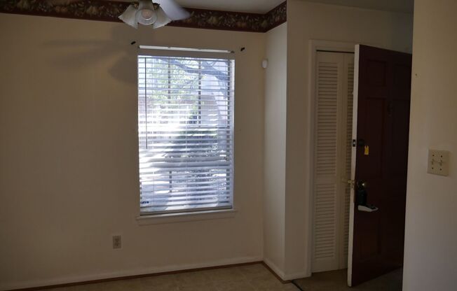 Main level end unit -- Country Club Rd/Gordon Manor Area