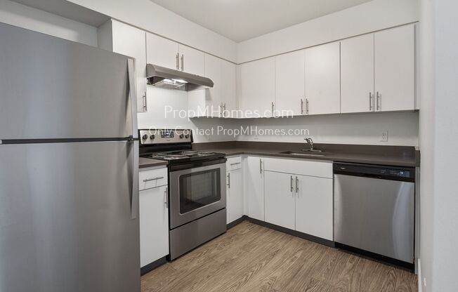 1 bed, 1 bath, $1,549, Unit 4975 NE 14th Place - Unit 205