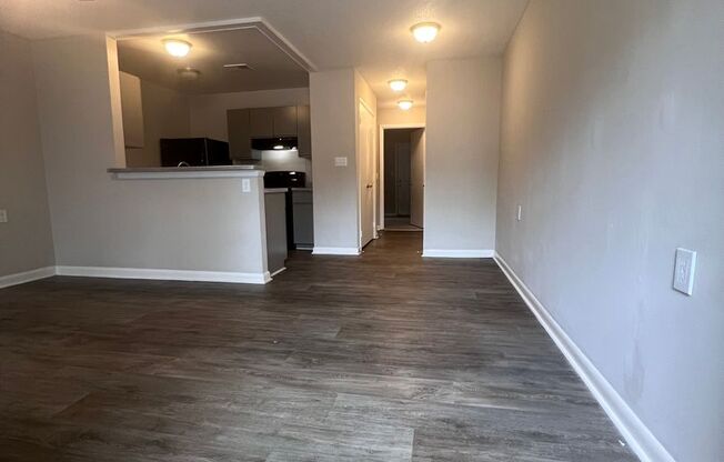 1 bed, 1 bath, 815 sqft, $950, Unit 1030