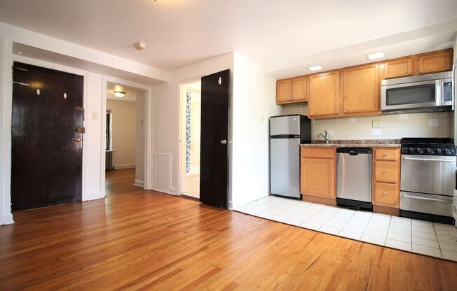 1 bed, 1 bath, $1,420, Unit #C305