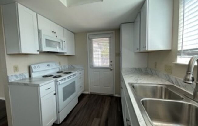 2 beds, 2 baths, $1,600