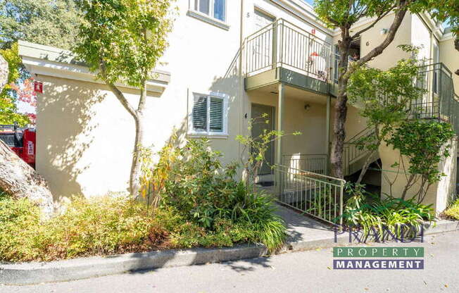 24 ROSS AVE