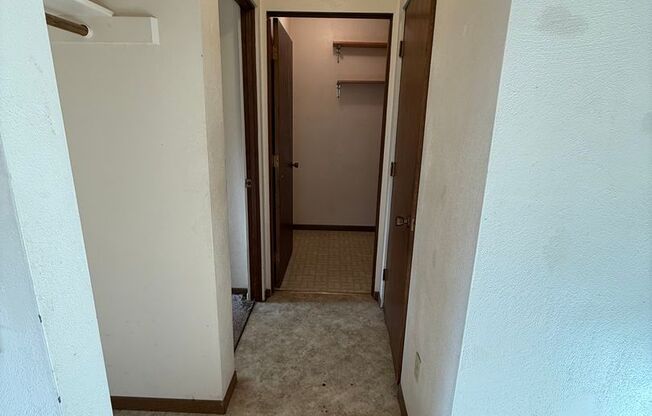 1 bed, 1 bath, 565 sqft, $700, Unit 4