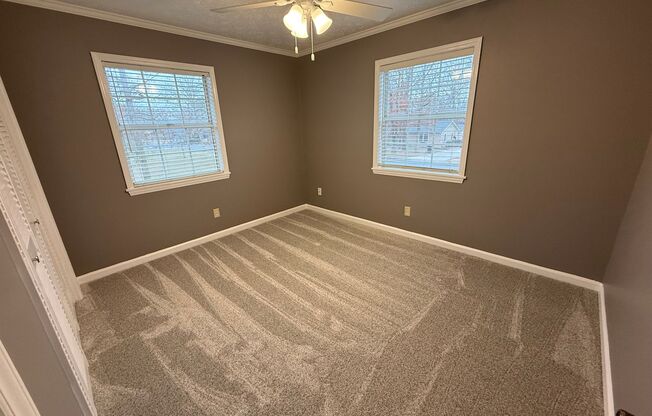 4 beds, 2.5 baths, $2,200, Unit 119 Rolling Oaks Dr