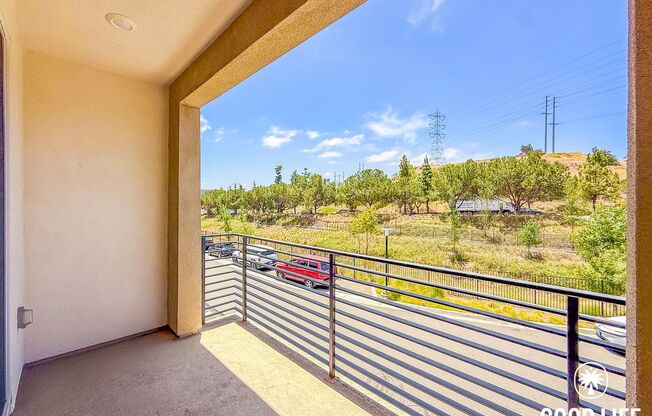 2BD/2BA home in Mira Mesa with Private Balcony, Pool & 2-Car Garage