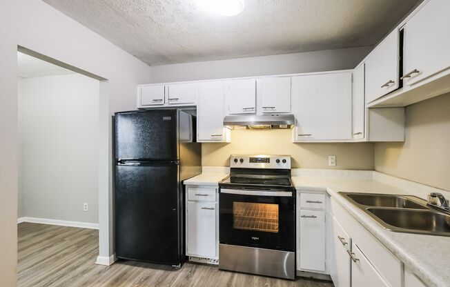 2 beds, 1 bath, 800 sqft, $745, Unit F12