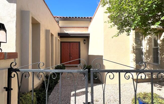 3 BEDROOM PATIO HOME IN PRIVATE ENCLAVE W GARDEN YARD AND COMM POOL