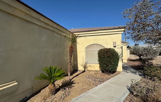 3 beds, 2 baths, $2,450, Unit Maricopa Ave