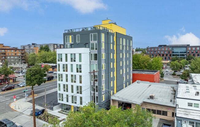 Studio, 1 bath, 261 sqft, $1,395, Unit 406