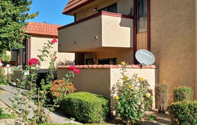 Beautifully Remodeled 1bd Condo With Pool & Caport