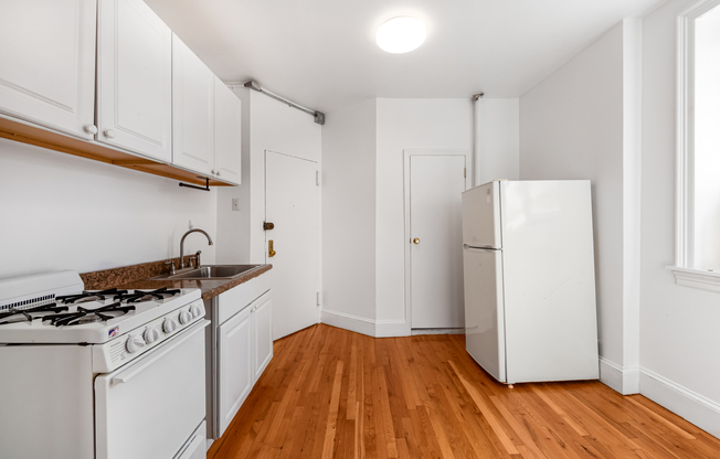 241 MULBERRY ST