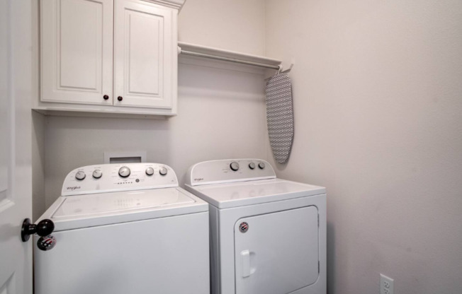 2 beds, 2 baths, $1,300