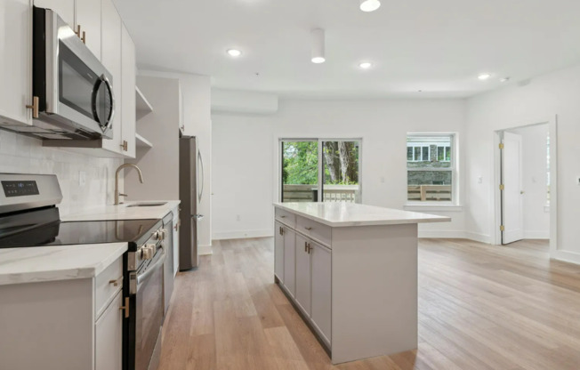 367 W Hortter St