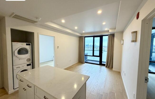 2 beds, 2 baths, 708 sqft, $4,000, Unit 11H