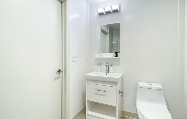 Studio, 1 bath, 390 sqft, $2,195