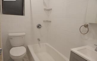 172 W 77 ST