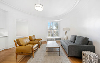 1 bed, 1 bath, 692 sqft, $7,000, Unit 1192