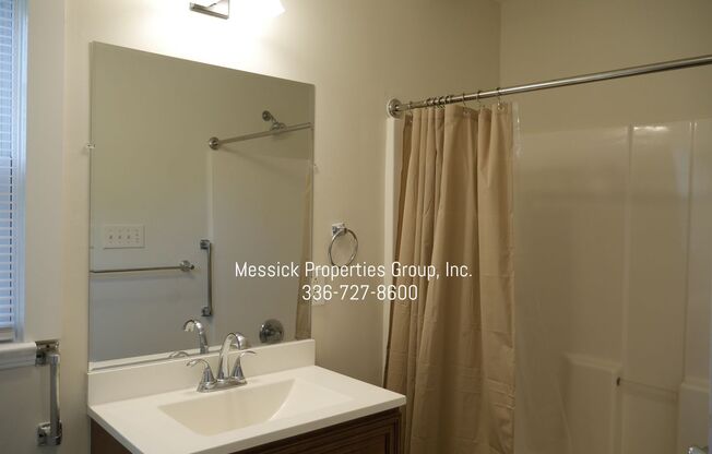 2 beds, 1 bath, $1,400