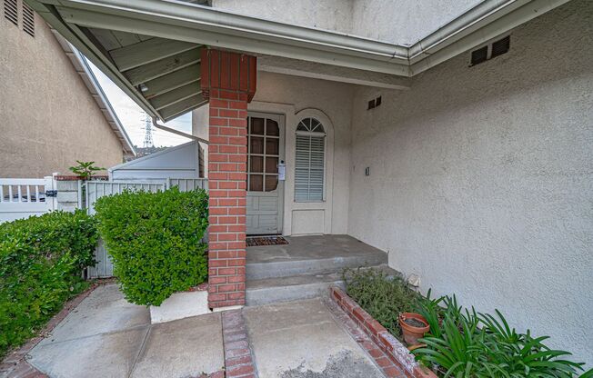 Mountain View Cottages Home for Rent in Saugus!