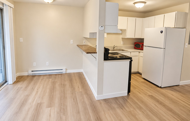 SAVE $600! BRIGHT 1BR NEAR GREEN LAKE & NORTHGATE — ENDS OCT 19