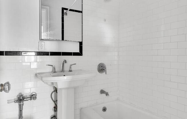 228 E 75 ST