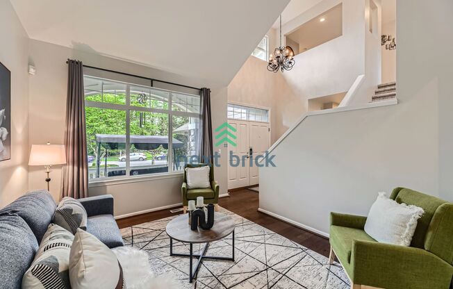 A beautiful 3 bedrooms and 2.5 bathrooms house