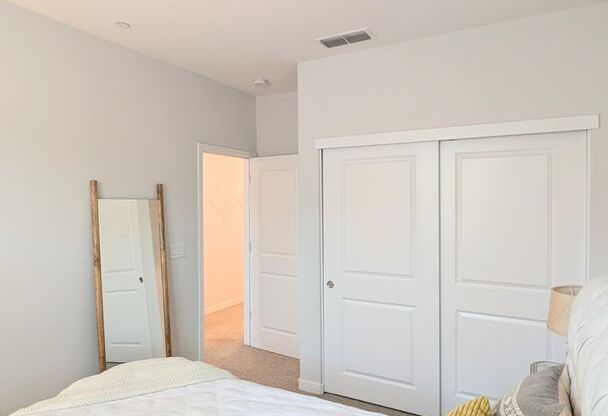 3 beds, 2.5 baths, $2,550, Unit # 67104