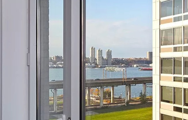 1 bed, 1 bath, 700 sqft, $4,900, Unit 5D