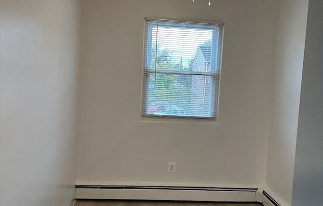 1 bed, 1 bath, 720 sqft, $1,300, Unit 20