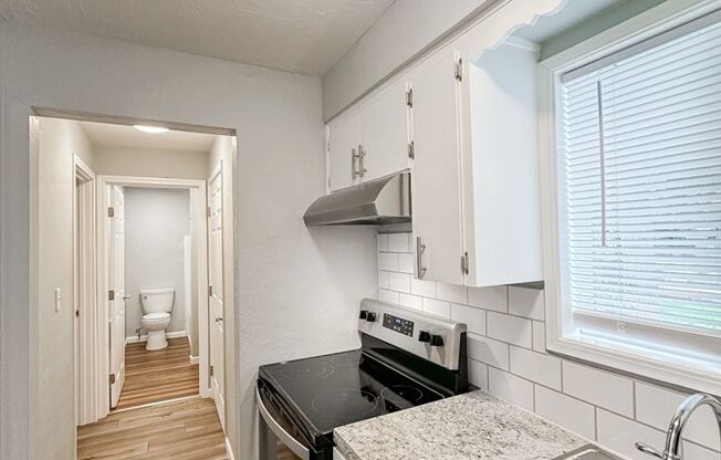 1 bed, 1 bath, 720 sqft, $1,000, Unit SC875