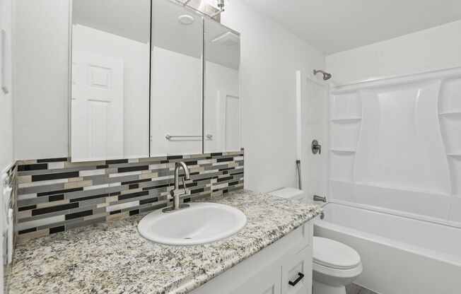 2 beds, 1 bath, 766 sqft, $1,695, Unit 44